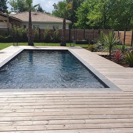 Aux Palmiers,piscine 28°,petanque,coeur Bassin Holiday home Audenge